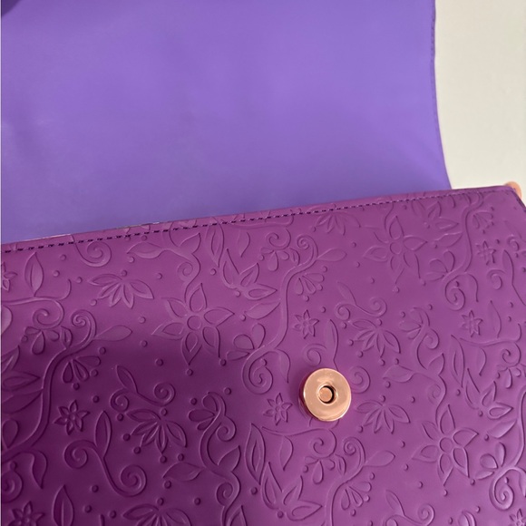 Disney Loungefly Tangled Rapunzel Magic Flower Crossbody Handbag Purse Purple - Picture 6 of 9